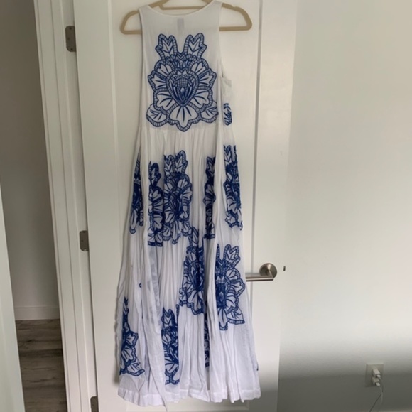 Anthropologie HD in Paris Maxi Dress White with Embroidered Blue Flowers - L - Picture 9 of 12